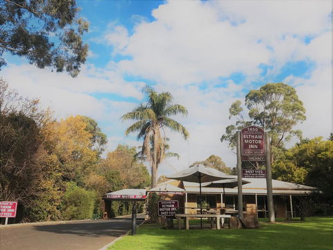 Eltham Motor Inn - Go Out 1