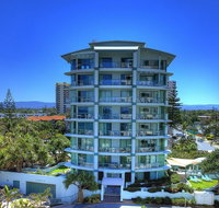 Emerald Sands Holiday Apartments - Pubs and Clubs
