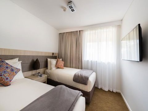 Emu Walk Apartments - Pubs and Clubs 2