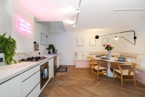 Enjoy Cafe Culture From Chic Warehouse Conversion - Go Out 0