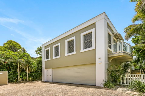 Enjoy The Views, Sunshine Beach - Go Out 0