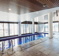 Entire Apartment-South Bank Luxe-Mater Hospital-Heated Pool-Netflix-WIFI-Gabba - Go Out
