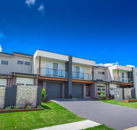 Escape At Nobbys Executive Townhouse 1 74 Pacific Drive - Go Out