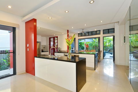 Esplanade Villa - Pubs and Clubs 0