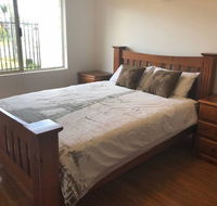 Estuary Short Term Hideaway - Pubs and Clubs