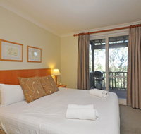 Executive 1 bedroom Spa Villa located within Cypress Lakes Resort - Pubs and Clubs