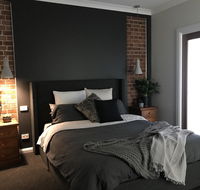 Executive Villa private 2 bedroom in ideal location - Pubs and Clubs