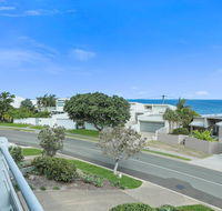 Expansive Ocean Views Sunrise Beach - Pubs and Clubs