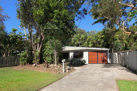 FABULOUS HOLIDAY HIDEAWAY - COOLUM BEACH - Pubs and Clubs 2