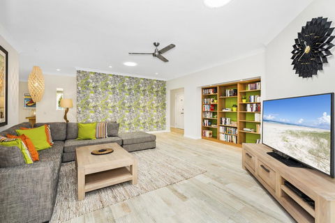 Fairlight - Tweed Coast Holidays - Pubs and Clubs 1