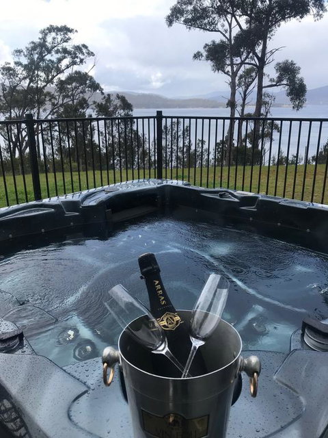 Fairwinds Tasmania - Go Out 1