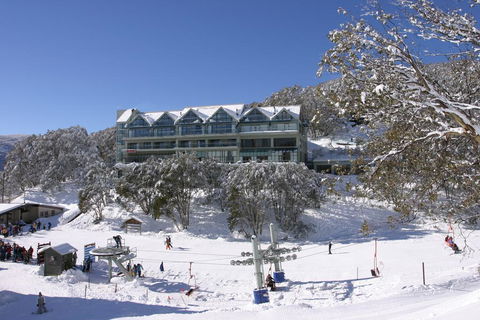 Falls Creek Country Club - Pubs and Clubs 0