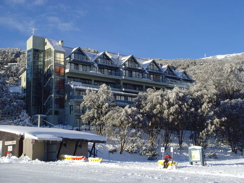 Falls Creek Country Club - Pubs and Clubs 2