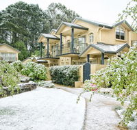 Falls Mountain Retreat Blue Mountains - Pubs and Clubs