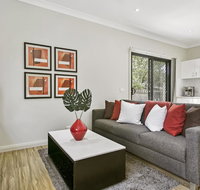 Family-friendly hideaway in quiet suburb - Pubs and Clubs