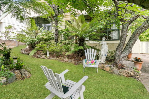 Fern Cottage - Pubs and Clubs 1