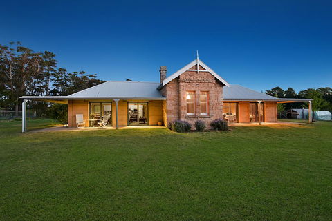 Ferndale B&B - Go Out 0