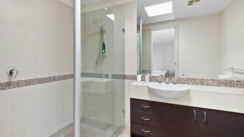 FLORENCE HOUSE Sundrenched Luxury With Pool & Deck - Pubs and Clubs 2
