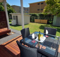 Florida Unit 4 - Shoal Bay - Pubs and Clubs