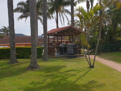 Forresters Beach Resort - Pubs and Clubs 1