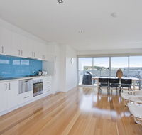 Four Kings Apartment - Deluxe 2br 3 - Pubs and Clubs