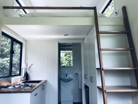 Francisco D'Anconia Tiny House - Pubs and Clubs 1
