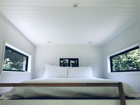Francisco D'Anconia Tiny House - Pubs and Clubs 3