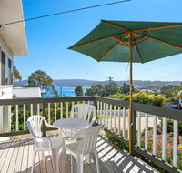Frangipani Cottage Narooma - Pubs and Clubs