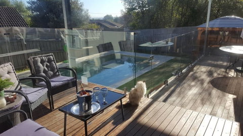 Frankston Hilltop Retreat - Pubs and Clubs 2