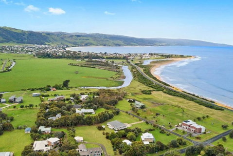 GALBRAITH BEACH STUDIO 1 - Pubs and Clubs 3