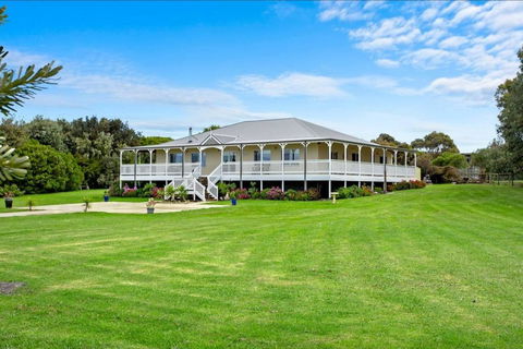 GALBRAITH BEACH STUDIO 2 - Pubs and Clubs 3