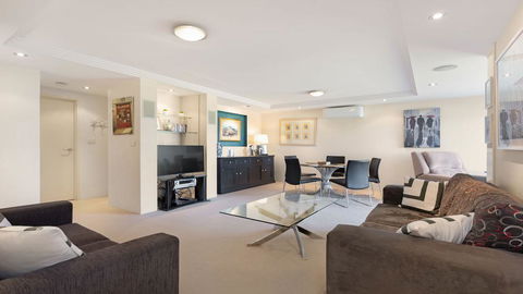 Garden Apartment @ Forster Tower - Pubs and Clubs 0