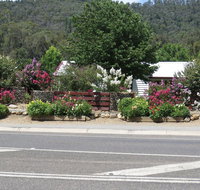 Gatekeepers Traditional Bed  Breakfast - Pubs and Clubs