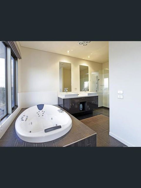 Geelong Melbourne Hakka Hostel - Pubs and Clubs 3