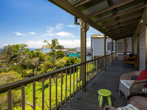 Gerroa Headland Hideaway - Pubs and Clubs 2