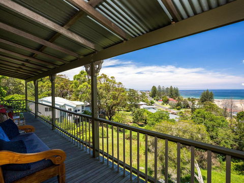 Gerroa Headland Hideaway - Pubs and Clubs 0