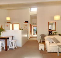 Gibraltar Getaway - cute comfortable  close to town - Pubs and Clubs