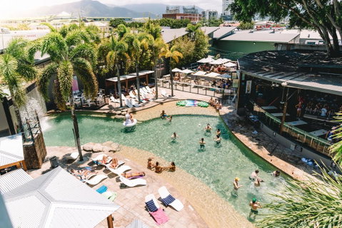 Gilligan's Backpacker Hotel & Resort Cairns - Pubs and Clubs 0
