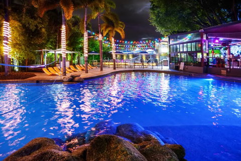 Gilligan's Backpacker Hotel & Resort Cairns - Pubs and Clubs 1