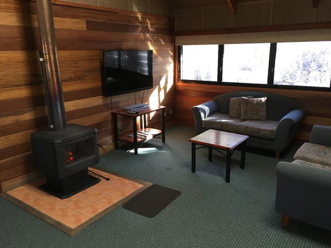 Girraween Environmental Lodge - Pubs and Clubs 2