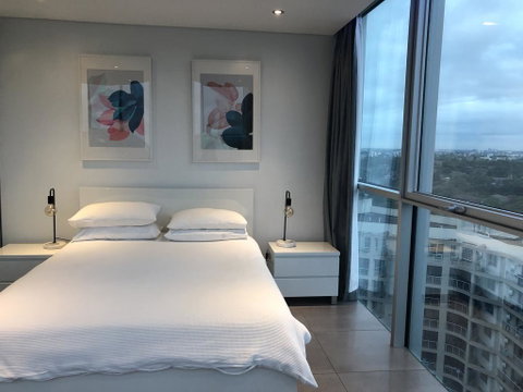Glasshouse Apartment - At Parramatta - Pubs and Clubs 2
