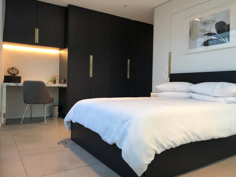 Glasshouse Apartment - At Parramatta - Pubs and Clubs 3