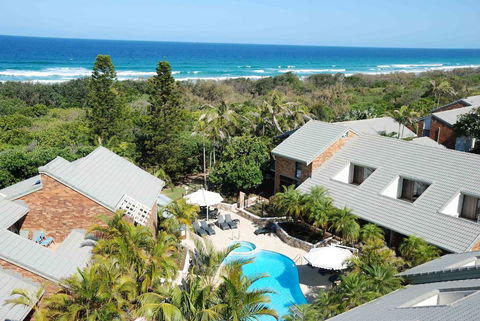 Glen Eden Beach Resort - Pubs and Clubs 0