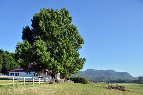 Glenmurray - Country Farm Stay! - Pubs and Clubs 2