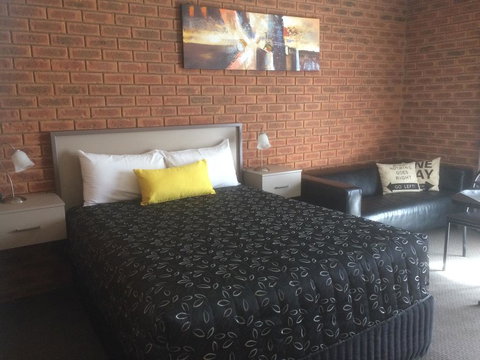 Glider City Motel Benalla - Pubs and Clubs 2