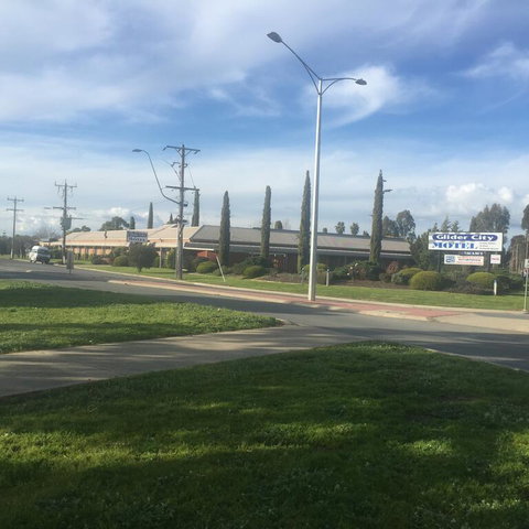 Glider City Motel Benalla - Pubs and Clubs 3