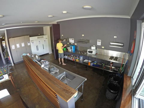 Global Backpackers Port Douglas - Pubs and Clubs 2