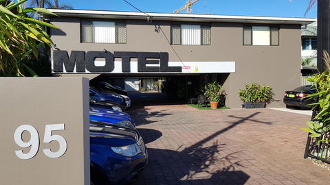Gold Coast Airport Motel - Closest Privately Owned Accommodation To The GC Airport - Pubs and Clubs 0