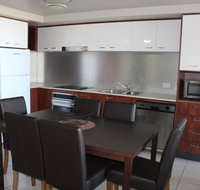 Gold Coast Chevron Apartment - Pubs and Clubs