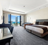 Gold Tower 2 Bed in Oaks Surfers Paradise - Pubs and Clubs